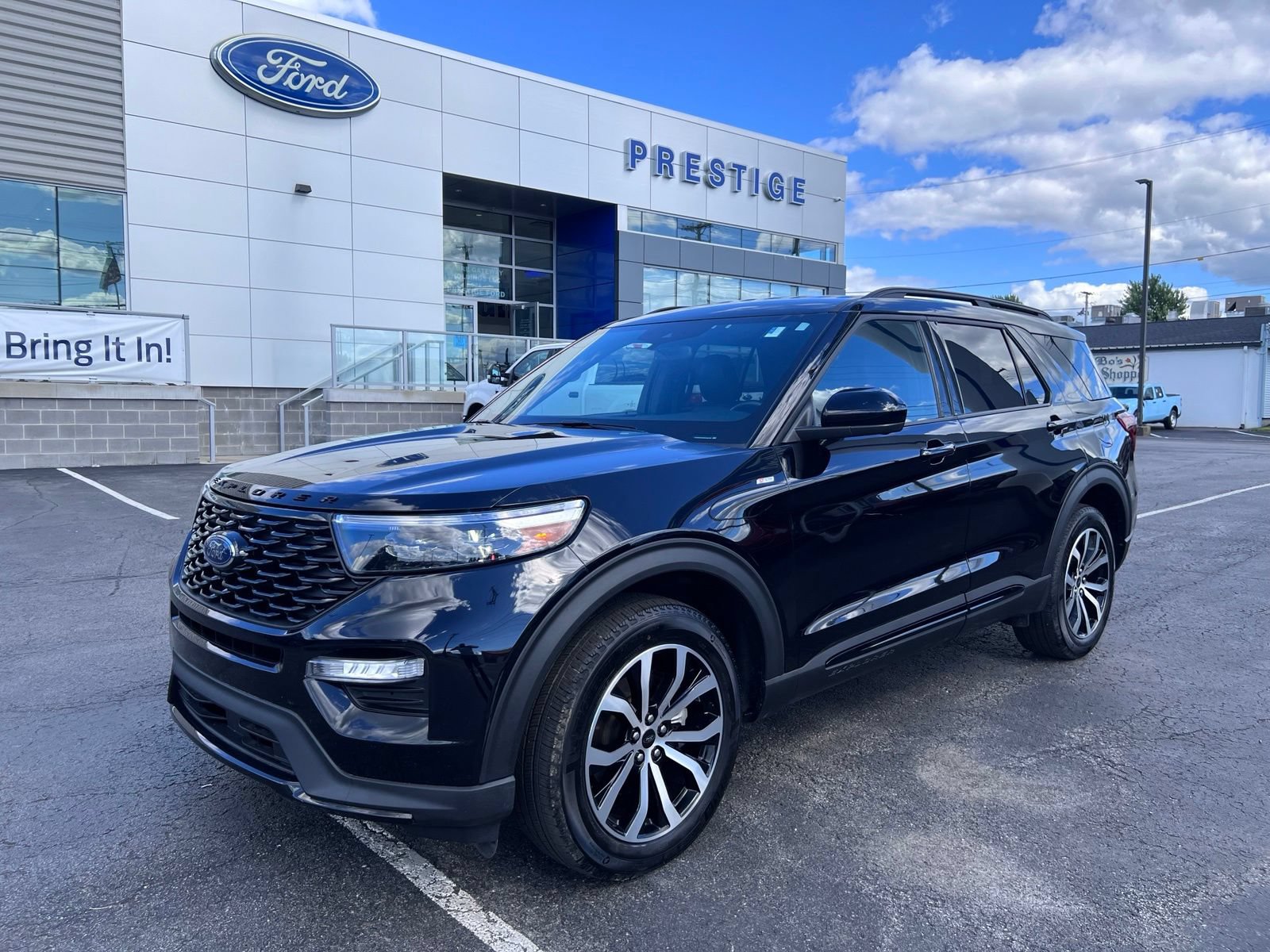 Certified 2023 Ford Explorer ST-Line AWD/4WD image 4