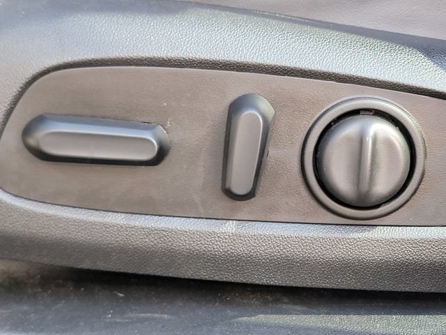 Used 2020 Buick Enclave Essence FWD image 3