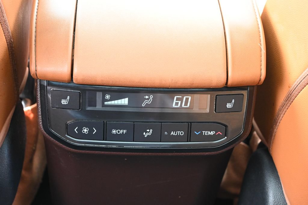 Used 2021 Toyota Highlander Platinum AWD/4WD image 29