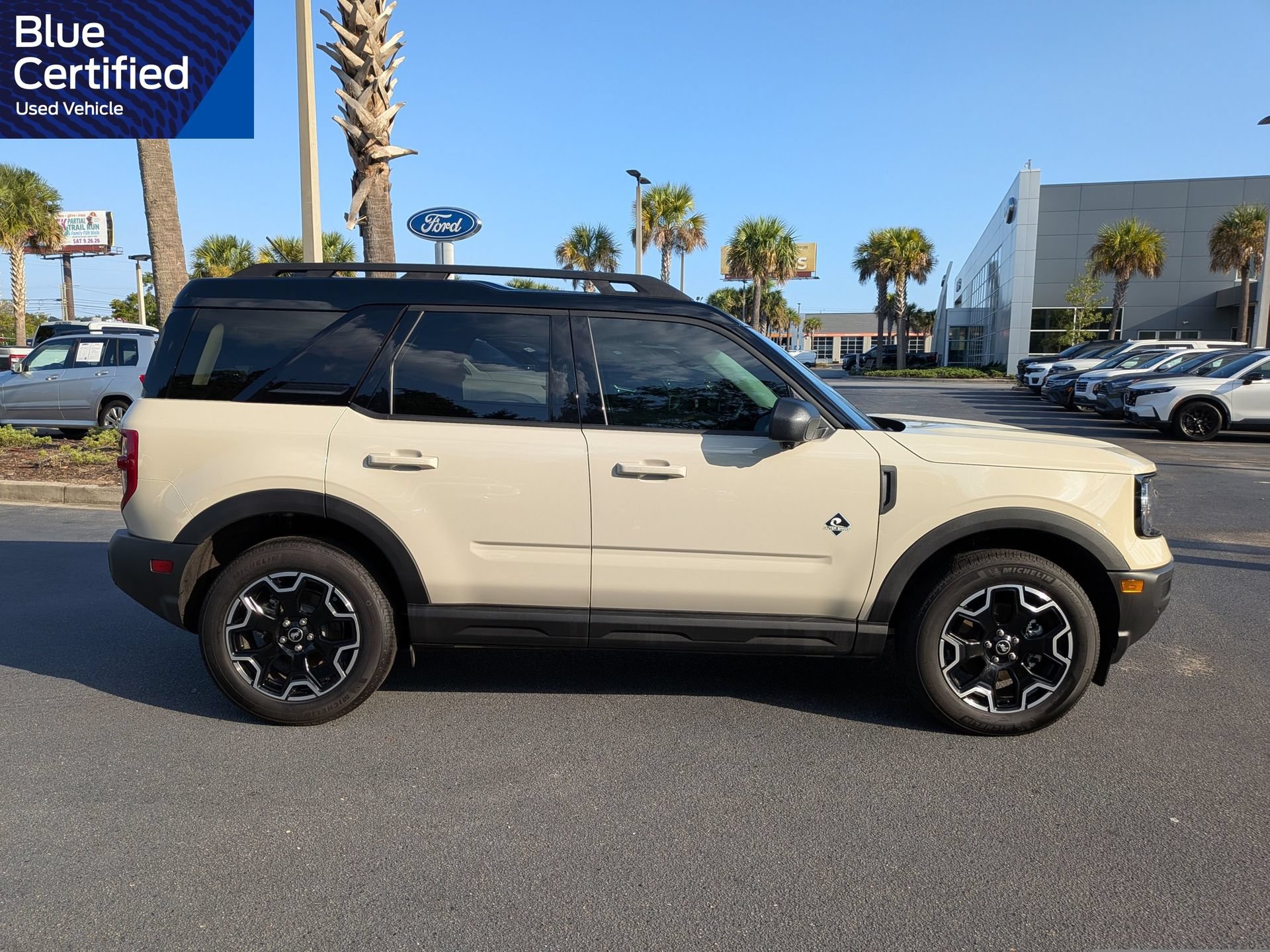 Certified 2025 Ford Bronco Sport Outer Banks w/ Outer Banks Tech Package+ AWD/4WD image 3