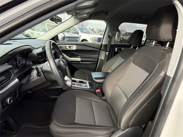 Certified 2023 Ford Explorer XLT image 6