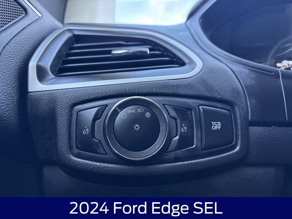 Certified 2024 Ford Edge SEL image 25