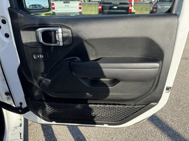 Used 2024 Jeep Wrangler Rubicon image 36