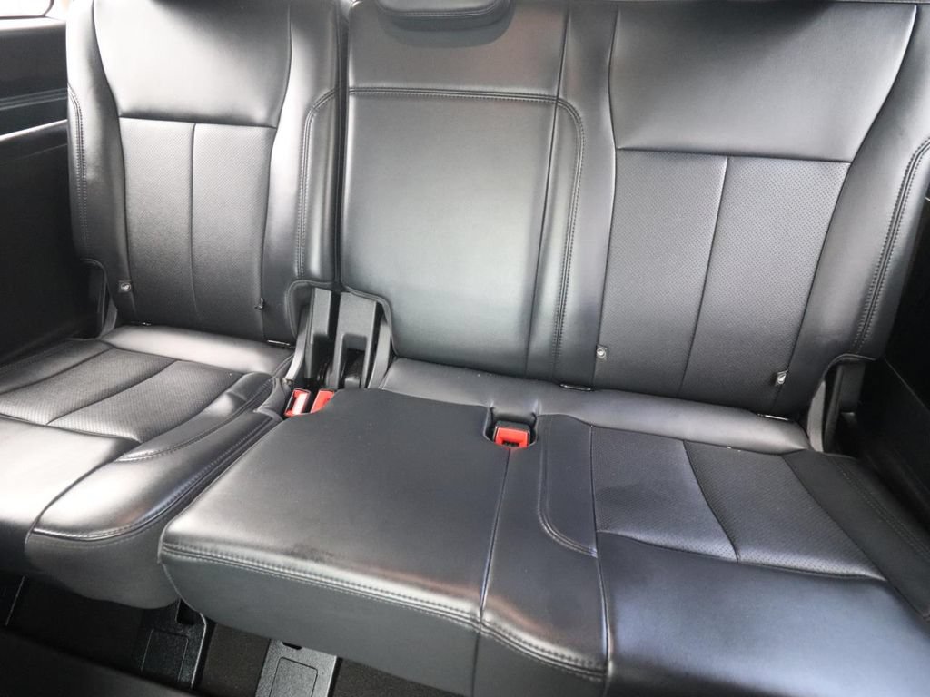 Certified 2024 Ford Expedition XLT RWD image 17