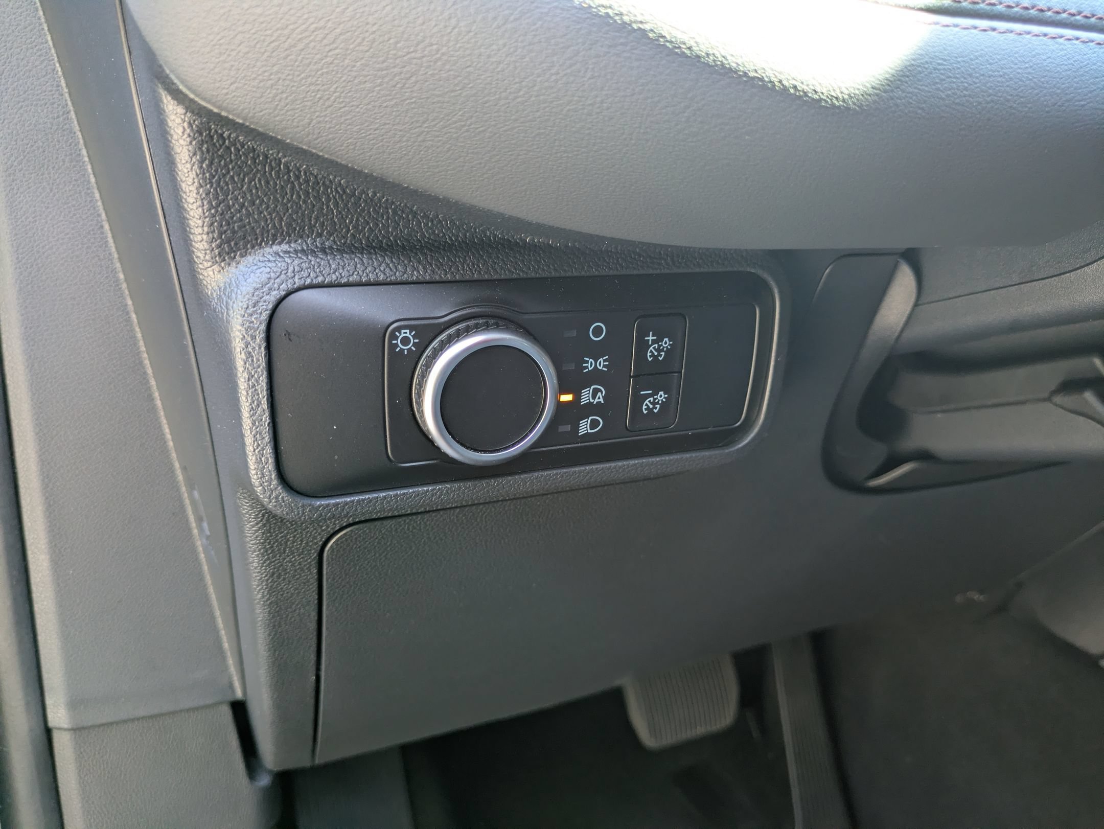 Certified 2026 Ford Explorer Active RWD image 17