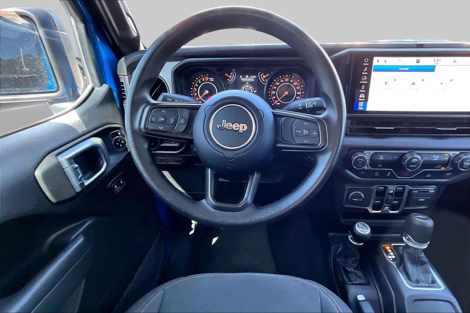 Used 2025 Jeep Gladiator Sport AWD/4WD image 6