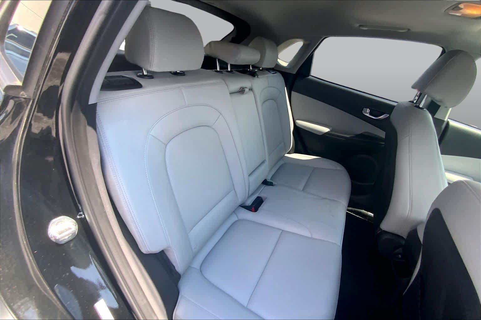 Used 2023 Hyundai Kona Limited FWD image 19