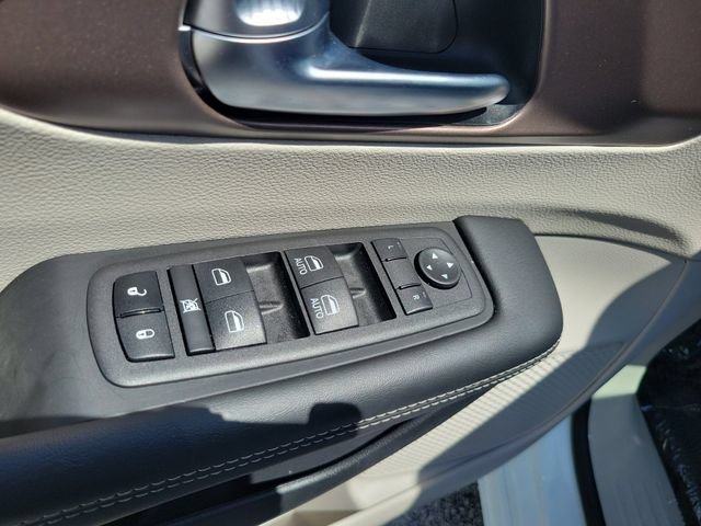 Used 2024 Chrysler Voyager LX FWD image 22