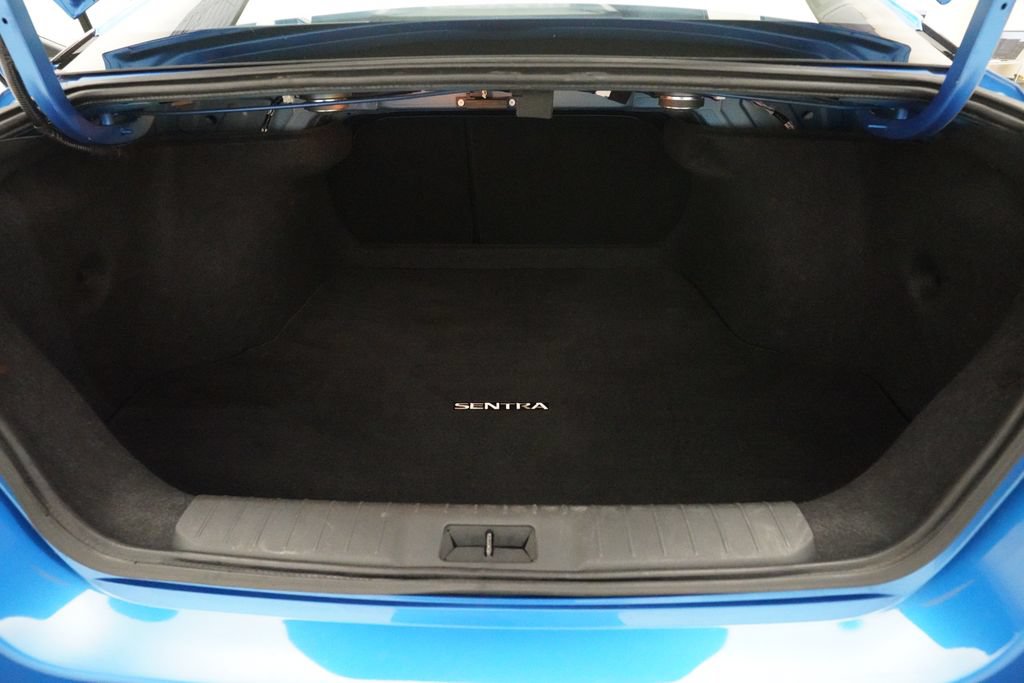 Used 2025 Nissan Sentra SV FWD image 10