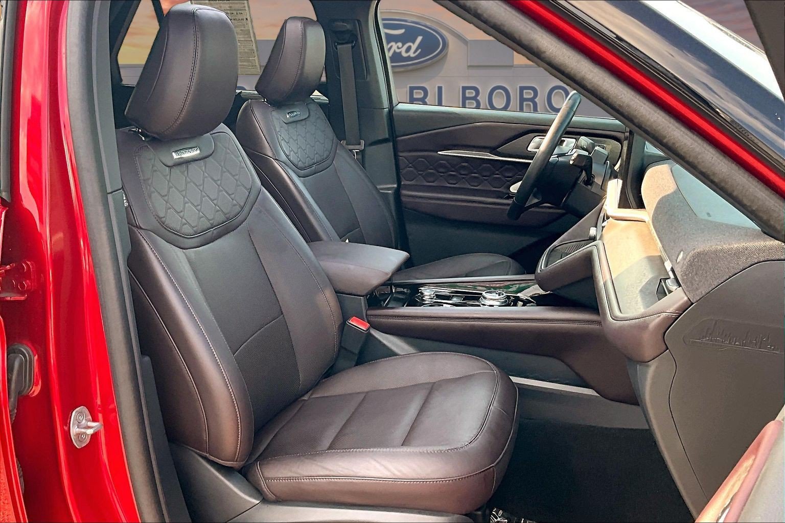 Certified 2025 Ford Explorer Platinum w/ Ultimate Package AWD/4WD image 7