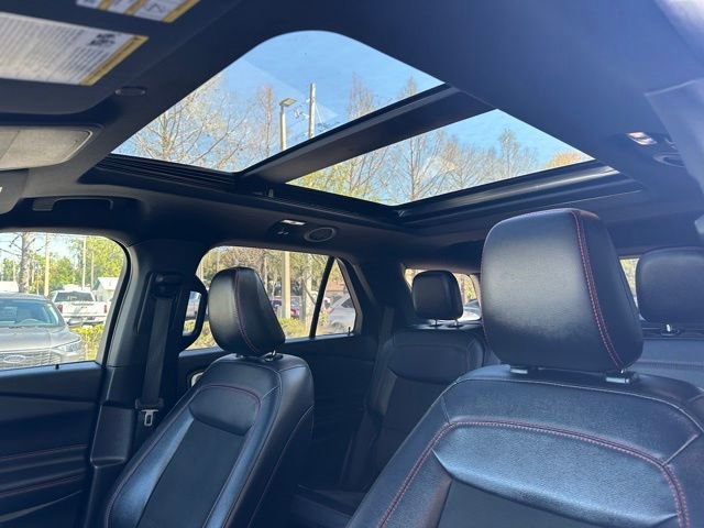 Certified 2023 Ford Explorer ST-Line image 2