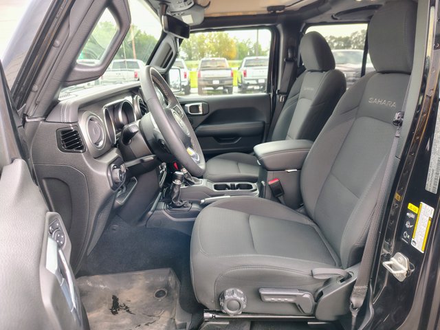 Used 2023 Jeep Wrangler Unlimited Sahara w/ Cold Weather Group AWD/4WD image 11