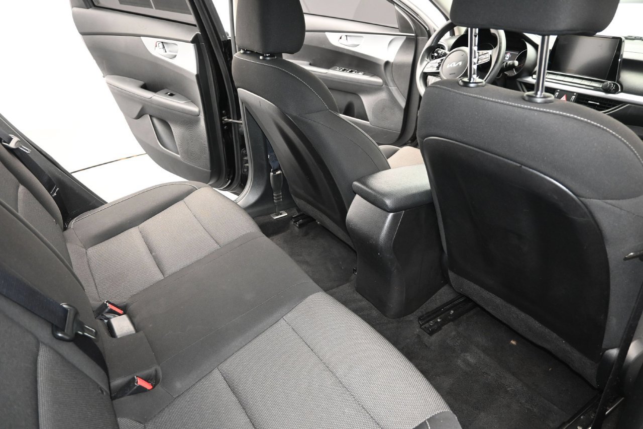 Used 2023 Kia Forte LXS FWD image 13