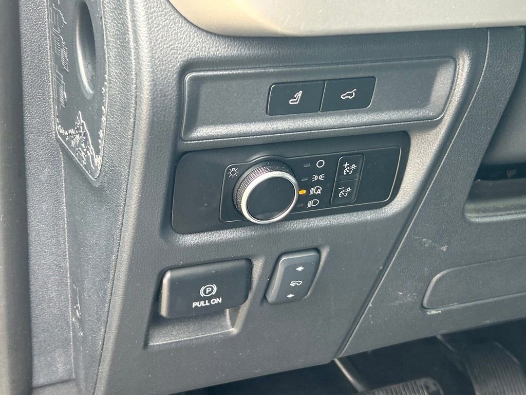 Certified 2024 Ford Expedition XLT image 36