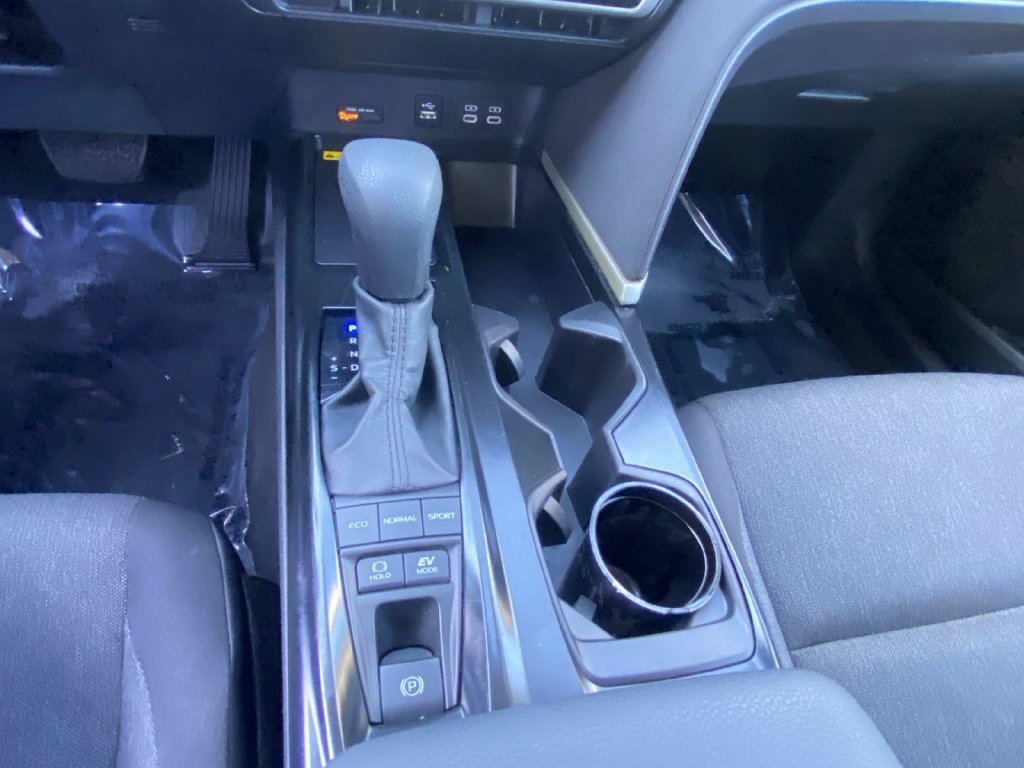 Used 2025 Toyota Camry LE FWD image 30
