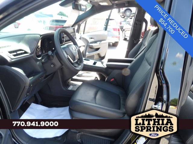 Used 2026 Toyota Sienna Limited FWD image 20