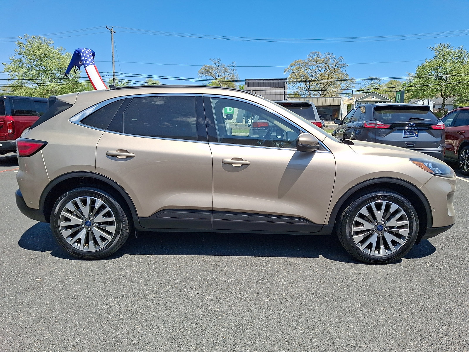 Certified 2020 Ford Escape Titanium AWD/4WD image 12