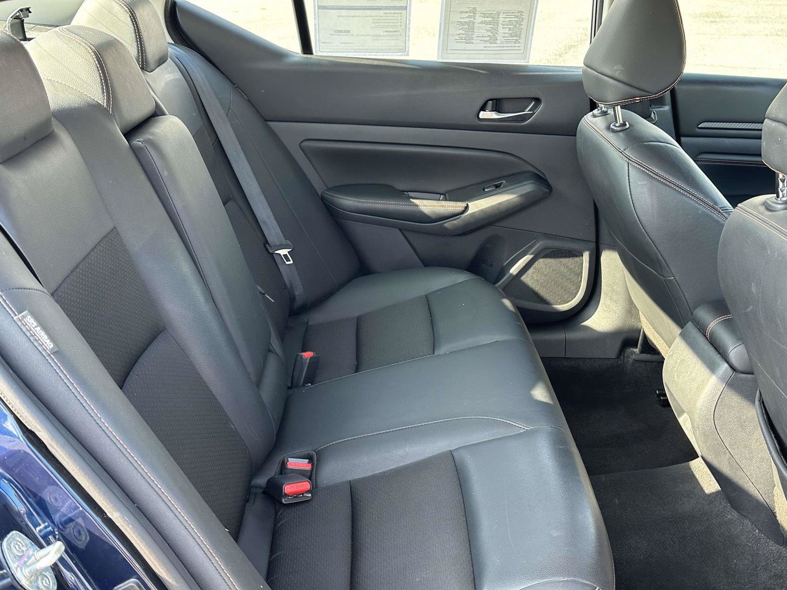 Used 2022 Nissan Altima 2.5 SR FWD image 11
