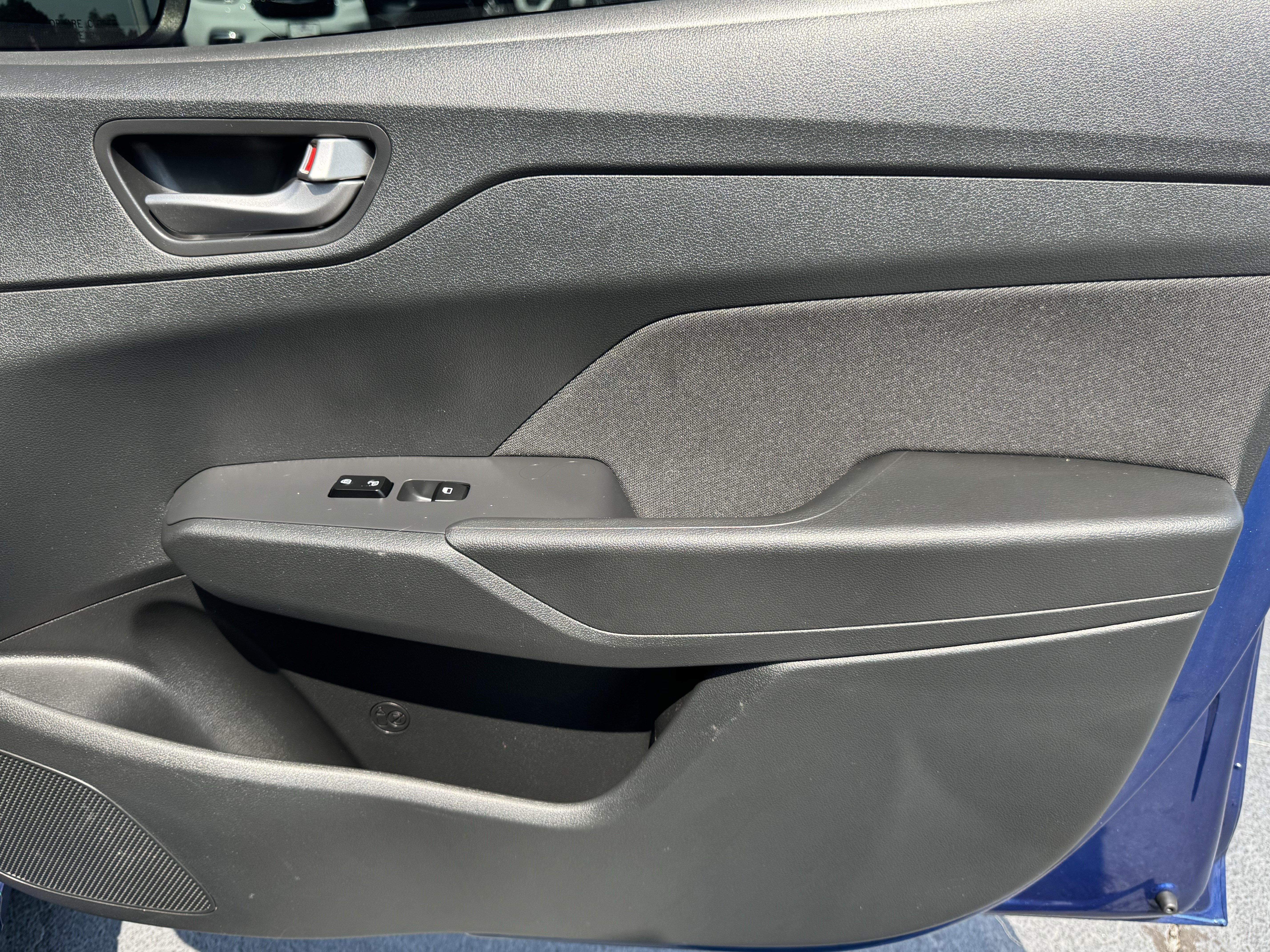 Used 2022 Hyundai Accent SE w/ Cargo Package FWD image 15