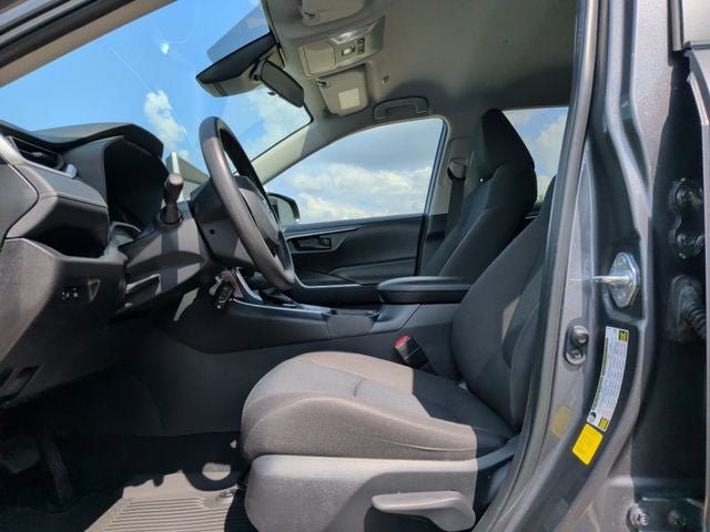 Used 2025 Toyota RAV4 LE AWD/4WD image 14