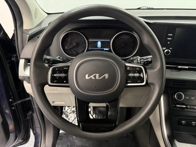 Used 2023 Kia Carnival LX FWD image 22