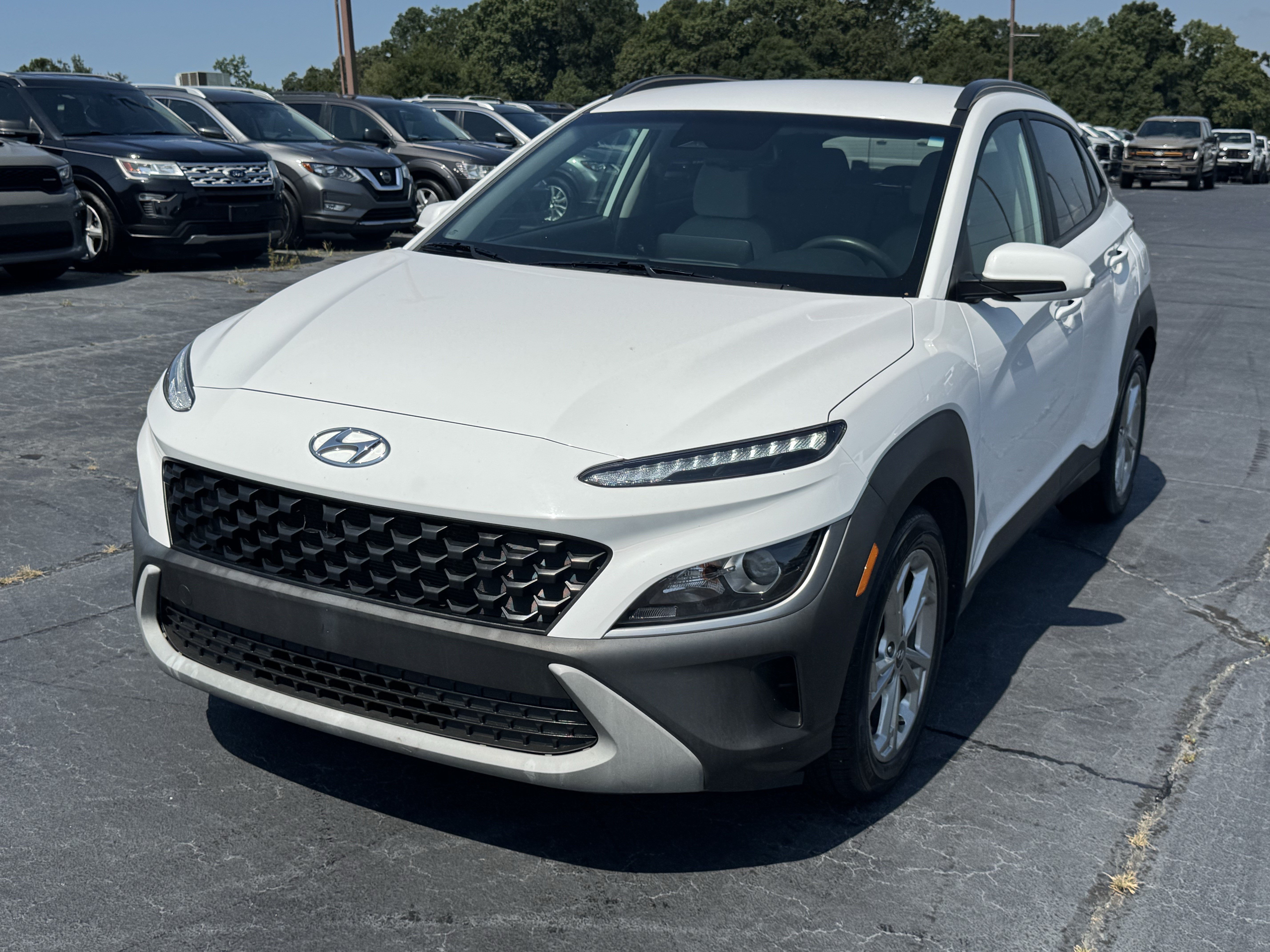 Used 2023 Hyundai Kona SEL w/ Cargo Package AWD/4WD image 2