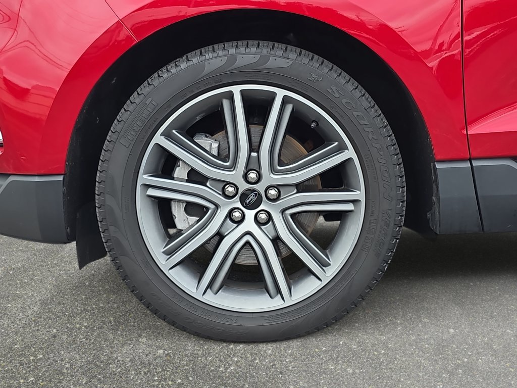 Certified 2023 Ford Edge Titanium AWD/4WD image 30