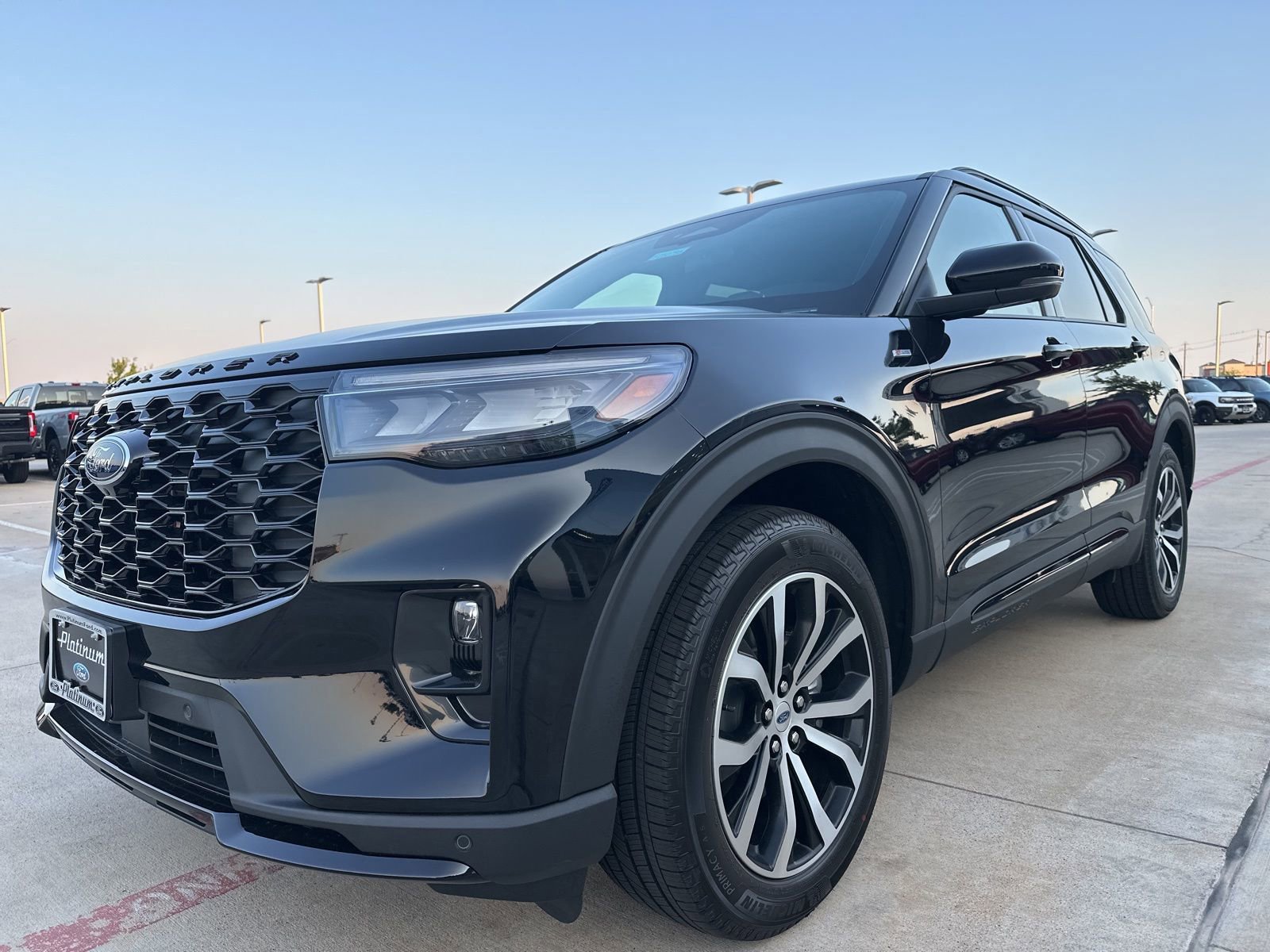 Certified 2025 Ford Explorer ST-Line image 2