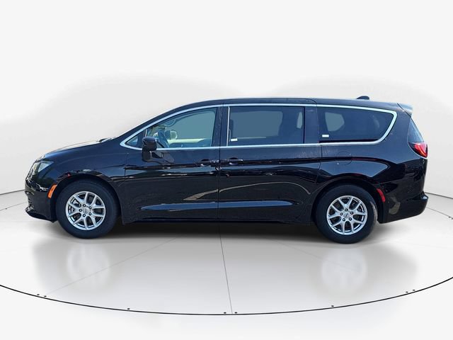 Used 2024 Chrysler Voyager LX FWD image 8