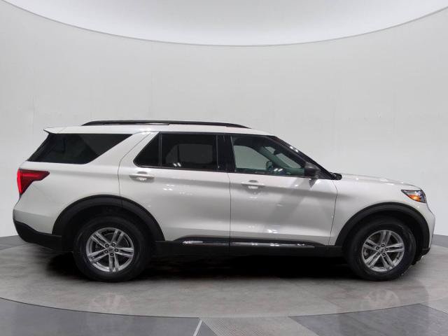 Certified 2023 Ford Explorer XLT w/ Equipment Group 202A AWD/4WD image 7