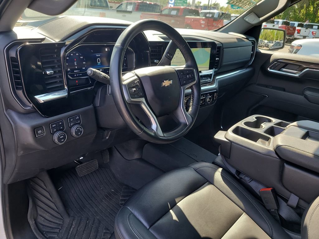 Used 2024 Chevrolet Silverado 1500 LT image 17