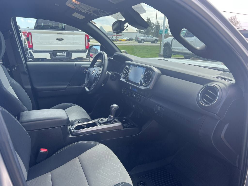 Used 2023 Toyota Tacoma TRD Off-Road AWD/4WD image 17