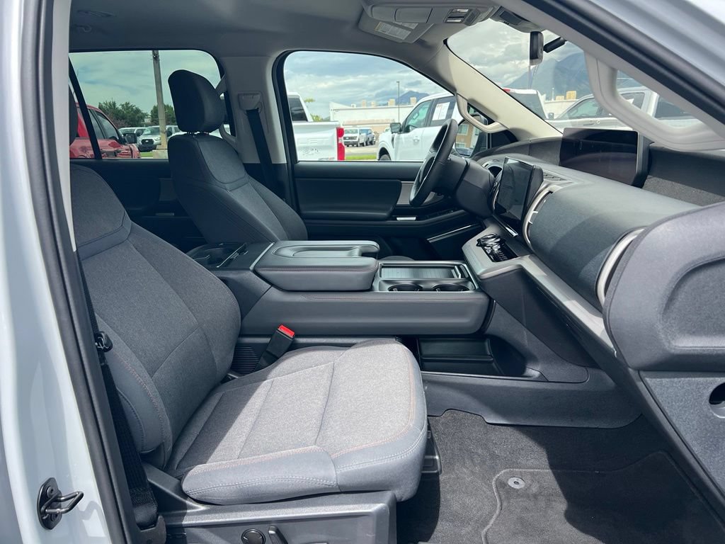 Certified 2025 Ford Expedition Platinum AWD/4WD image 15