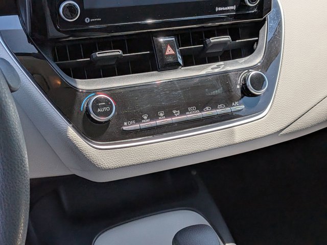 Used 2022 Toyota Corolla LE FWD image 22