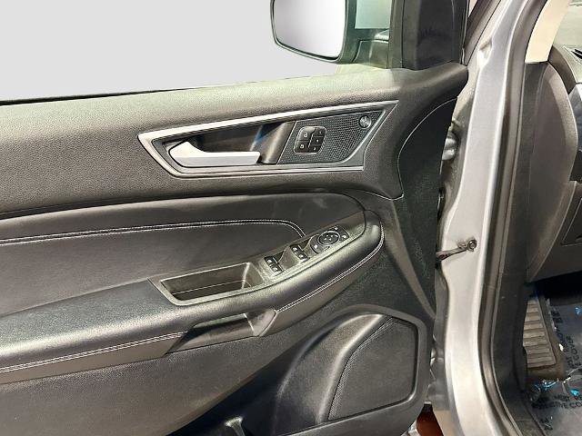 Certified 2024 Ford Edge Titanium AWD/4WD image 3
