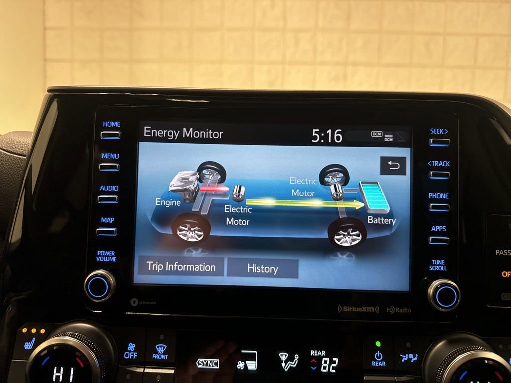 Used 2020 Toyota Highlander XLE image 27