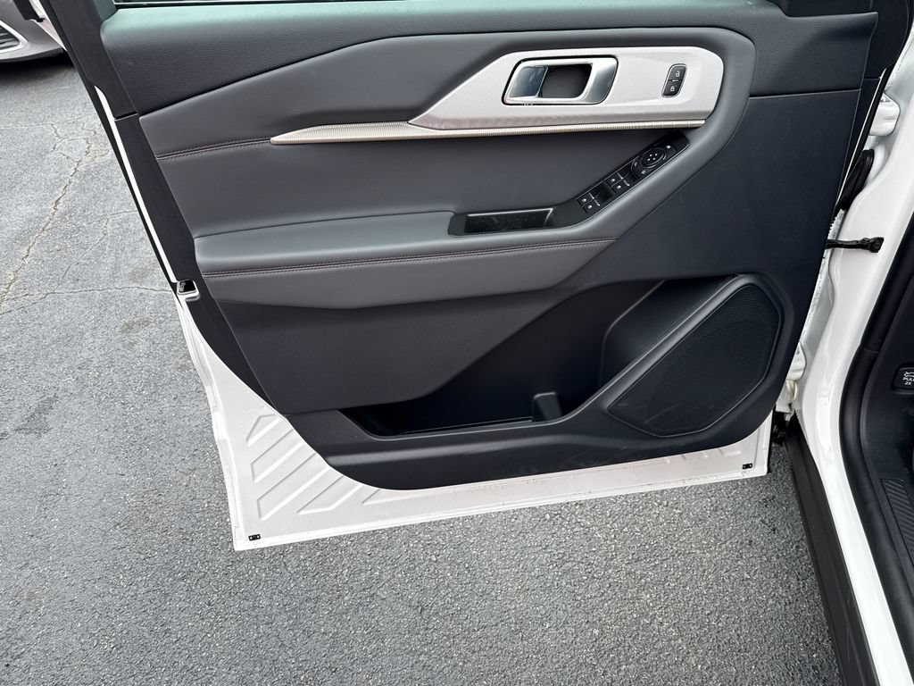 Certified 2026 Ford Explorer Active RWD image 10