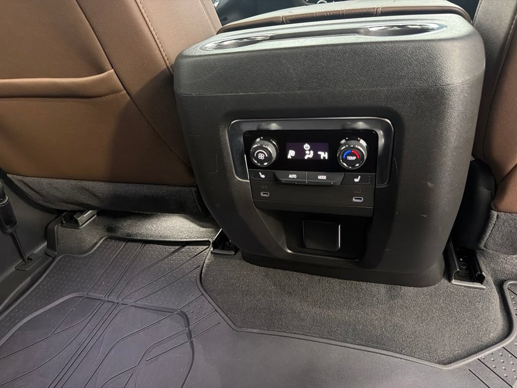 Used 2025 Chevrolet Tahoe High Country AWD/4WD image 47