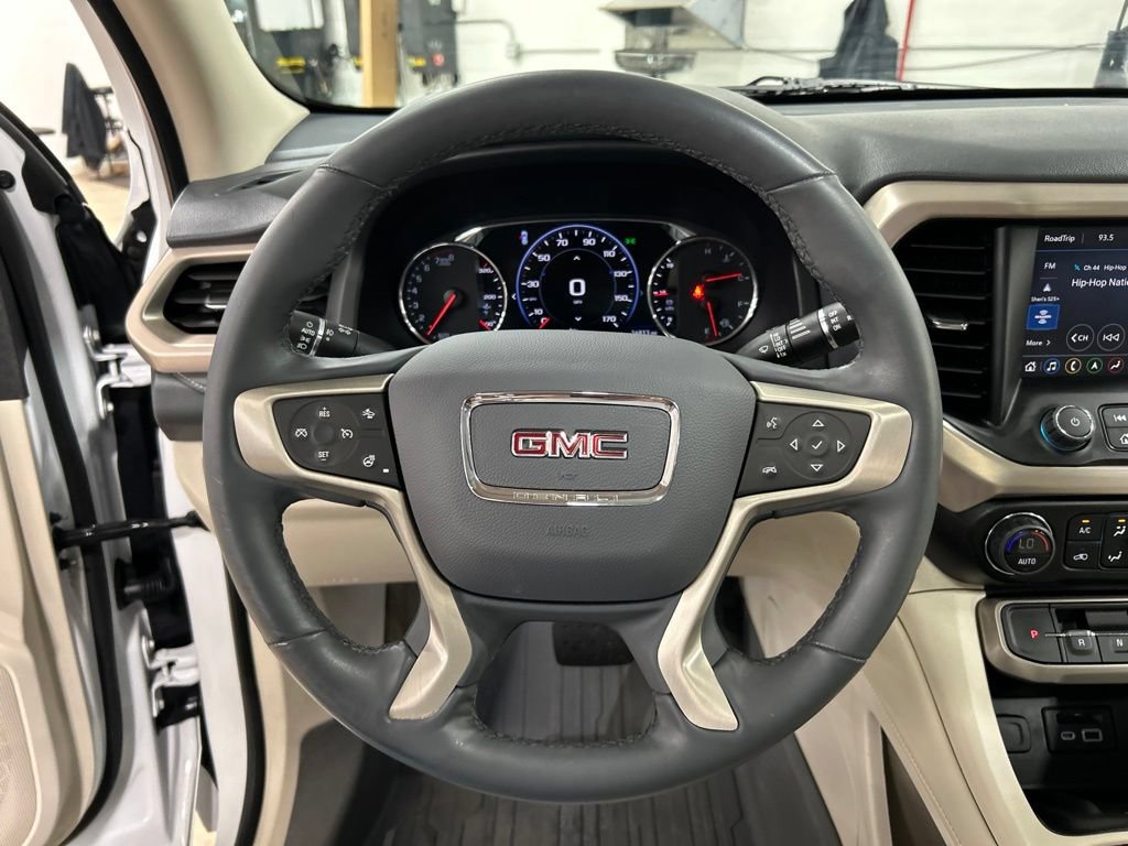Used 2023 GMC Acadia Denali w/ Denali Technology Package AWD/4WD image 18