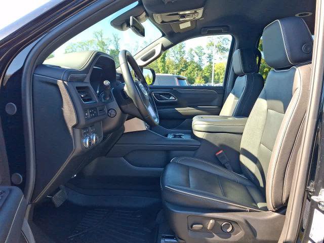 Used 2024 GMC Yukon XL SLT w/ SLT Luxury Package AWD/4WD image 17