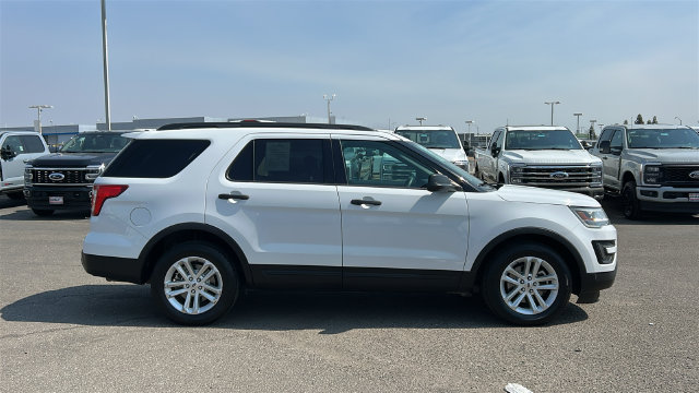 Certified 2017 Ford Explorer FWD image 2