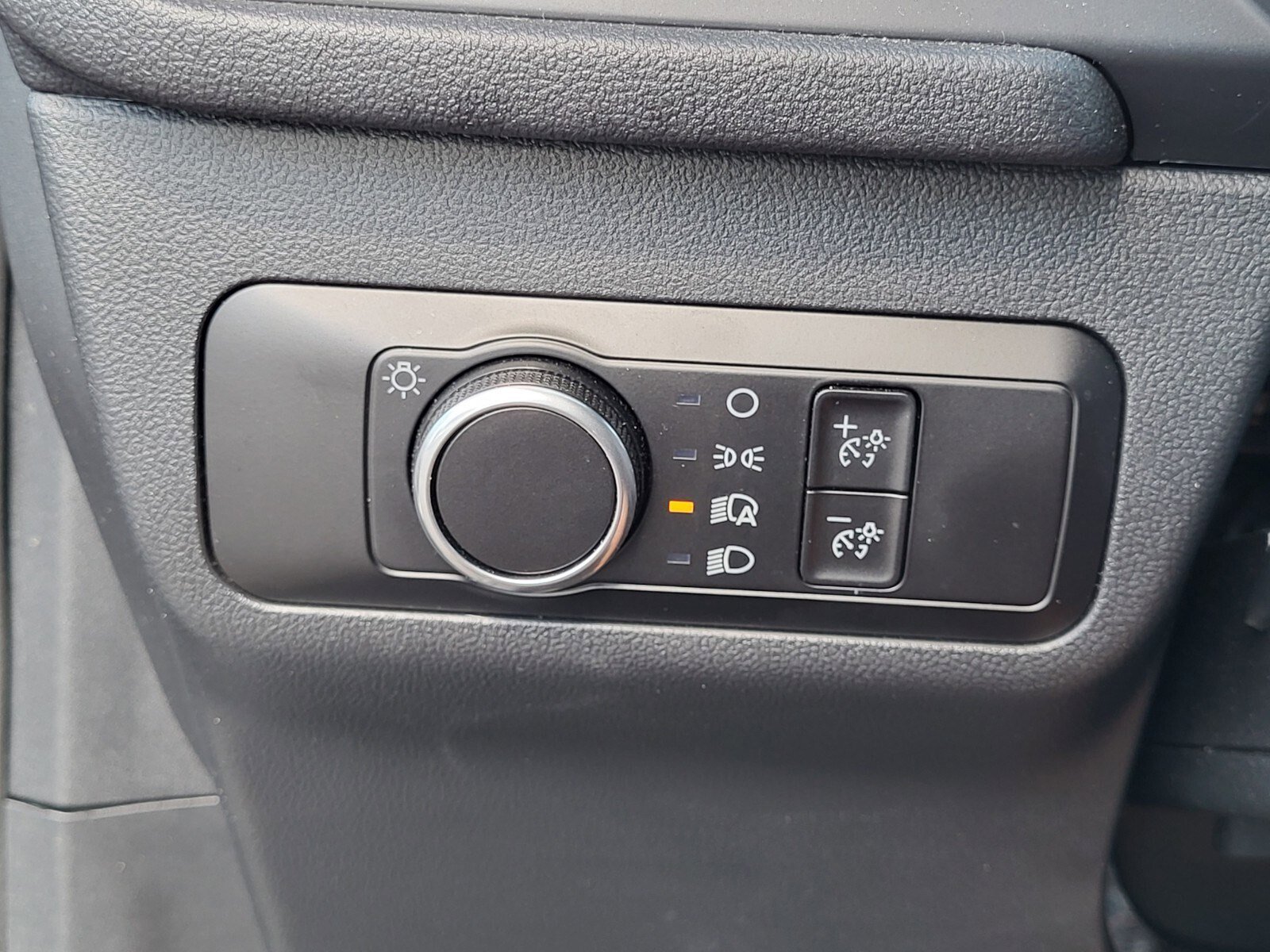 Certified 2025 Ford Escape ST-Line FWD image 24