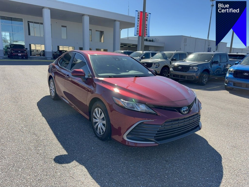 Used 2022 Toyota Camry LE image 1