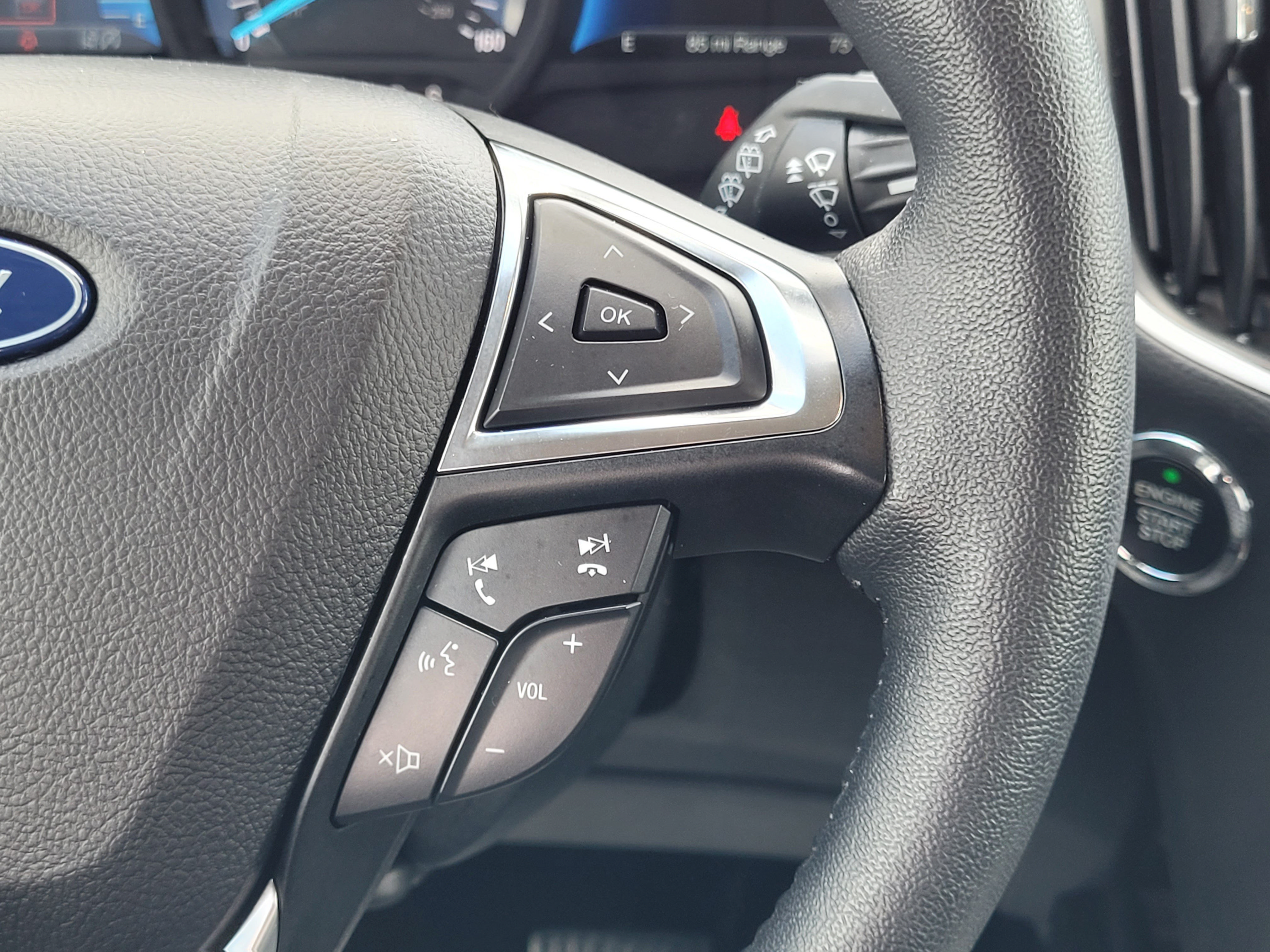 Certified 2024 Ford Edge SEL w/ Convenience Package AWD/4WD image 13