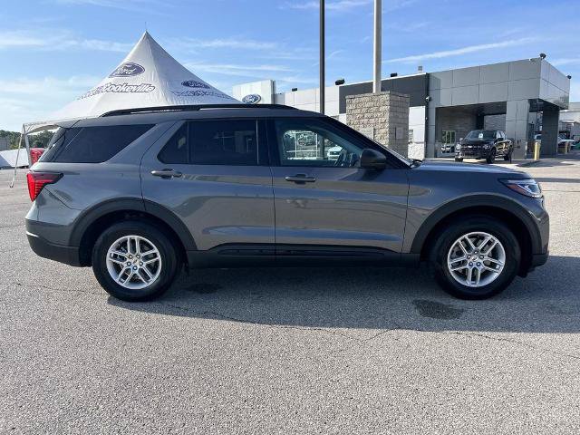 Certified 2026 Ford Explorer Active RWD image 3