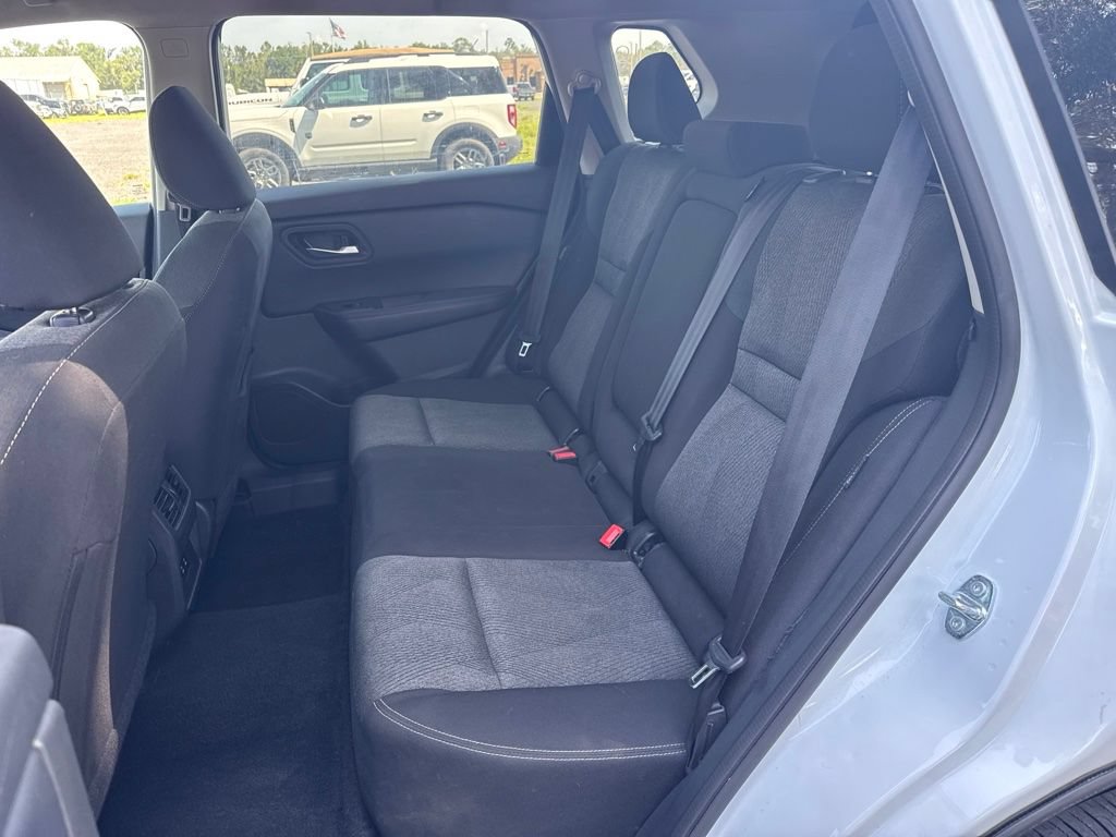 Used 2025 Nissan Rogue SV AWD/4WD image 12