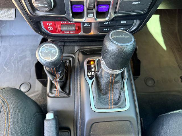 Used 2022 Jeep Gladiator Mojave w/ Cold Weather Group AWD/4WD image 17