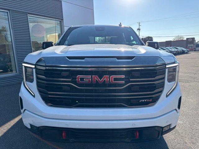 Used 2024 GMC Sierra 1500 AT4 w/ AT4 Preferred Package AWD/4WD image 3
