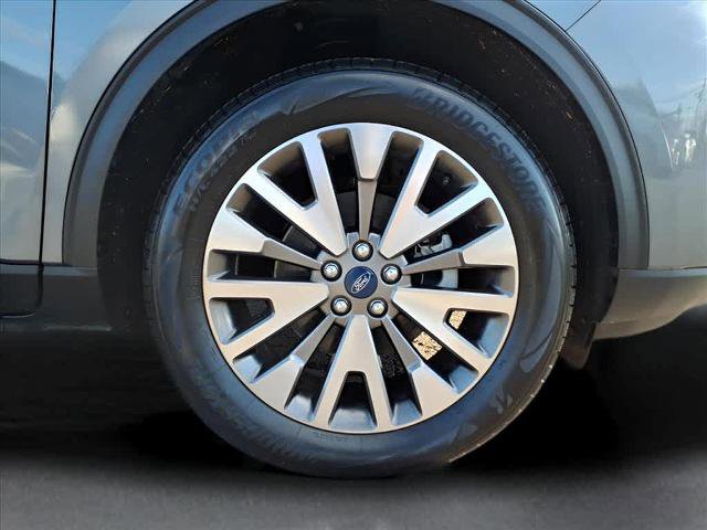 Certified 2022 Ford Escape Titanium w/ Class II Trailer Tow Package image 11