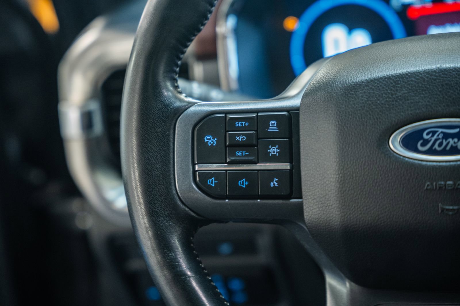 Certified 2023 Ford F150 Lariat w/ Equipment Group 502A High image 38